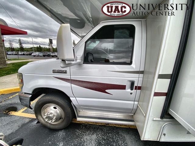 2011 Ford E-450 Cutaway Base