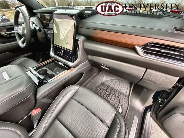 2025 GMC Yukon 4WD Denali