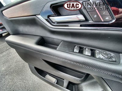 2025 GMC Yukon 4WD Denali