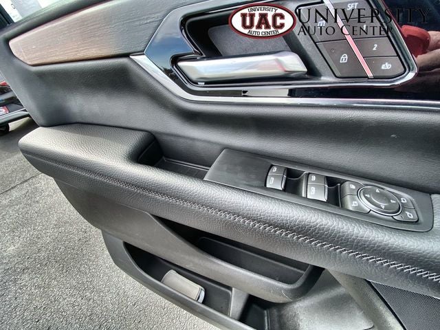 2025 GMC Yukon 4WD Denali