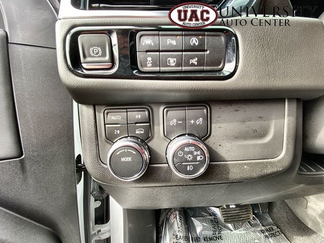 2025 GMC Yukon 4WD Denali