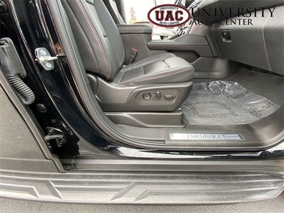 2024 Chevrolet Suburban 4WD RST