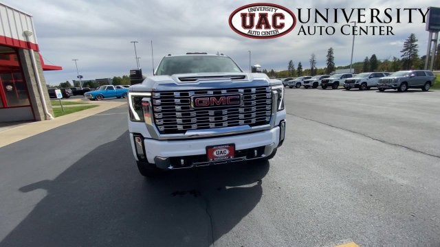2025 GMC Sierra 2500HD 4WD Crew Cab Standard Bed Denali